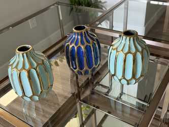 3 Decorative Vases