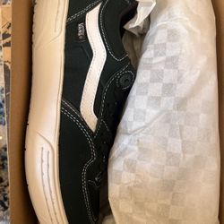 Brand New Van’s Shoes Men’s Size 7 Unisex