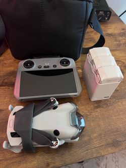 DJI Mini 4 Pro Drone Fly More Combo
