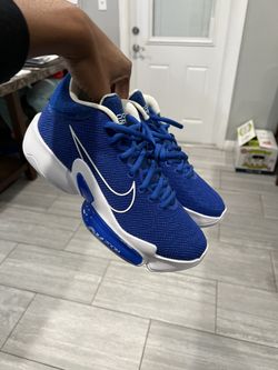 Nike Zoom Rises Size 7
