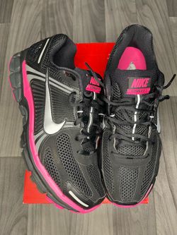 Black pink blast Nike vomero 5s