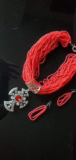 Ladies Jewelry Necklace Glamorous With  Earings