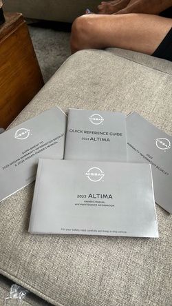 2023 Nissan Altima Owner's Manual Set
