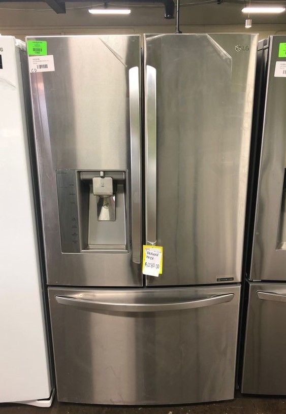 LG Stainless Steel Counter Depth French Door Refrigerator Z690P