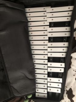 Innovative Percussion Bells (Glockenspiel)/Drum Kit