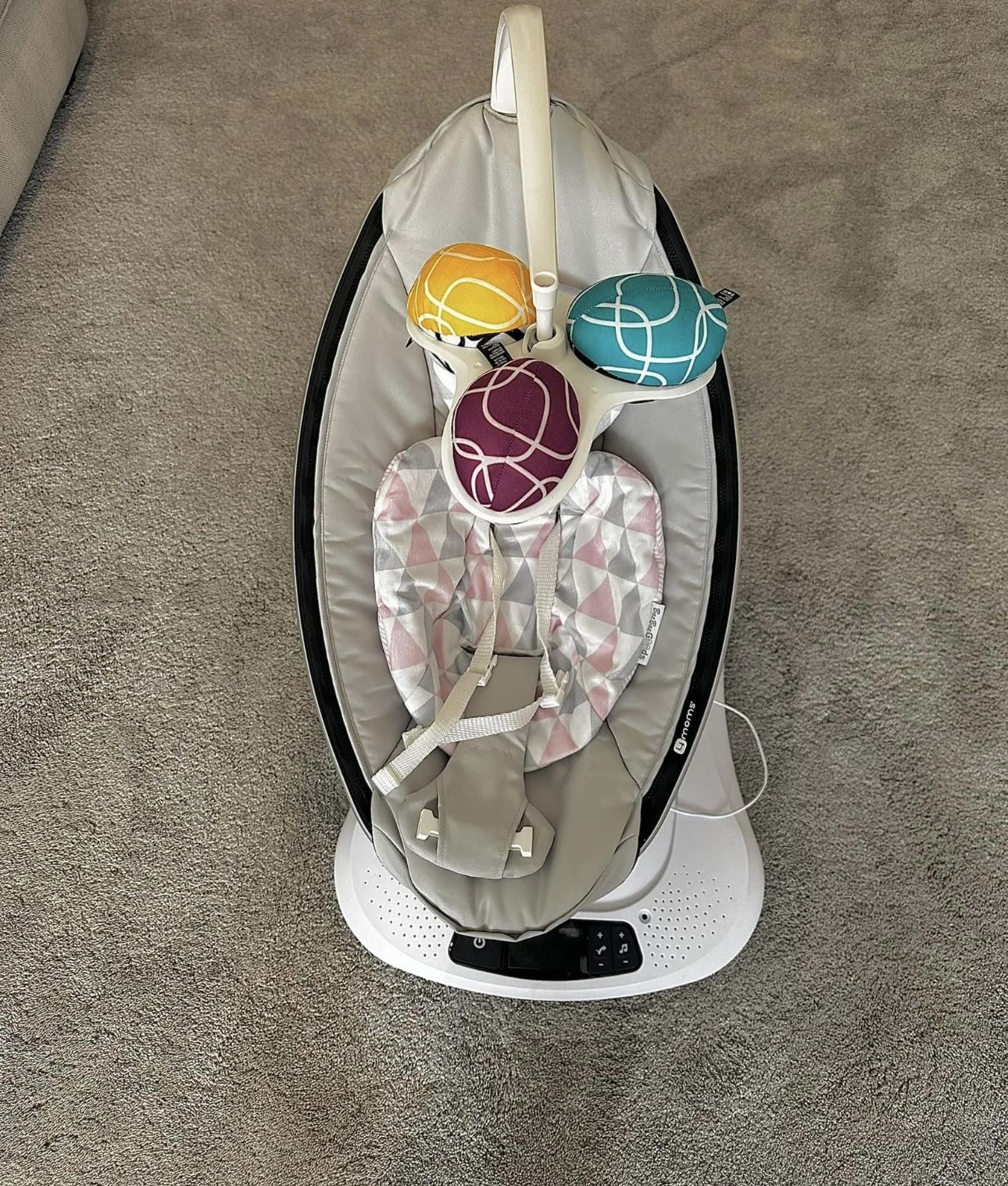 4 moms MamaRoo Multi-Motion baby swing
