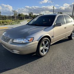 1997 Toyota Camry XLe four-door