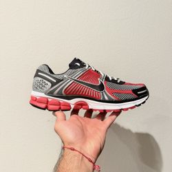 Nike Vomero 5 Men’s Size 10 (NEW)