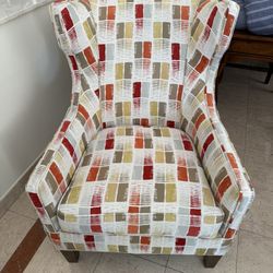 Broyhill 2 Wing Chairs  With 2 Ottomans 
