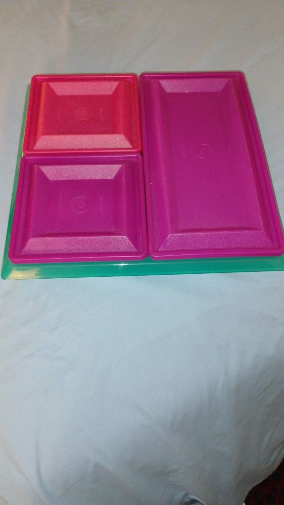 Tupperware 4 Piece Serving Set
