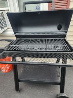 Charcoal grill/smoker
