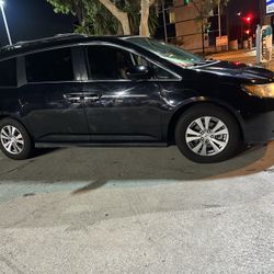 2016 Honda Odyssey Runs Good 113,123 Miles On It