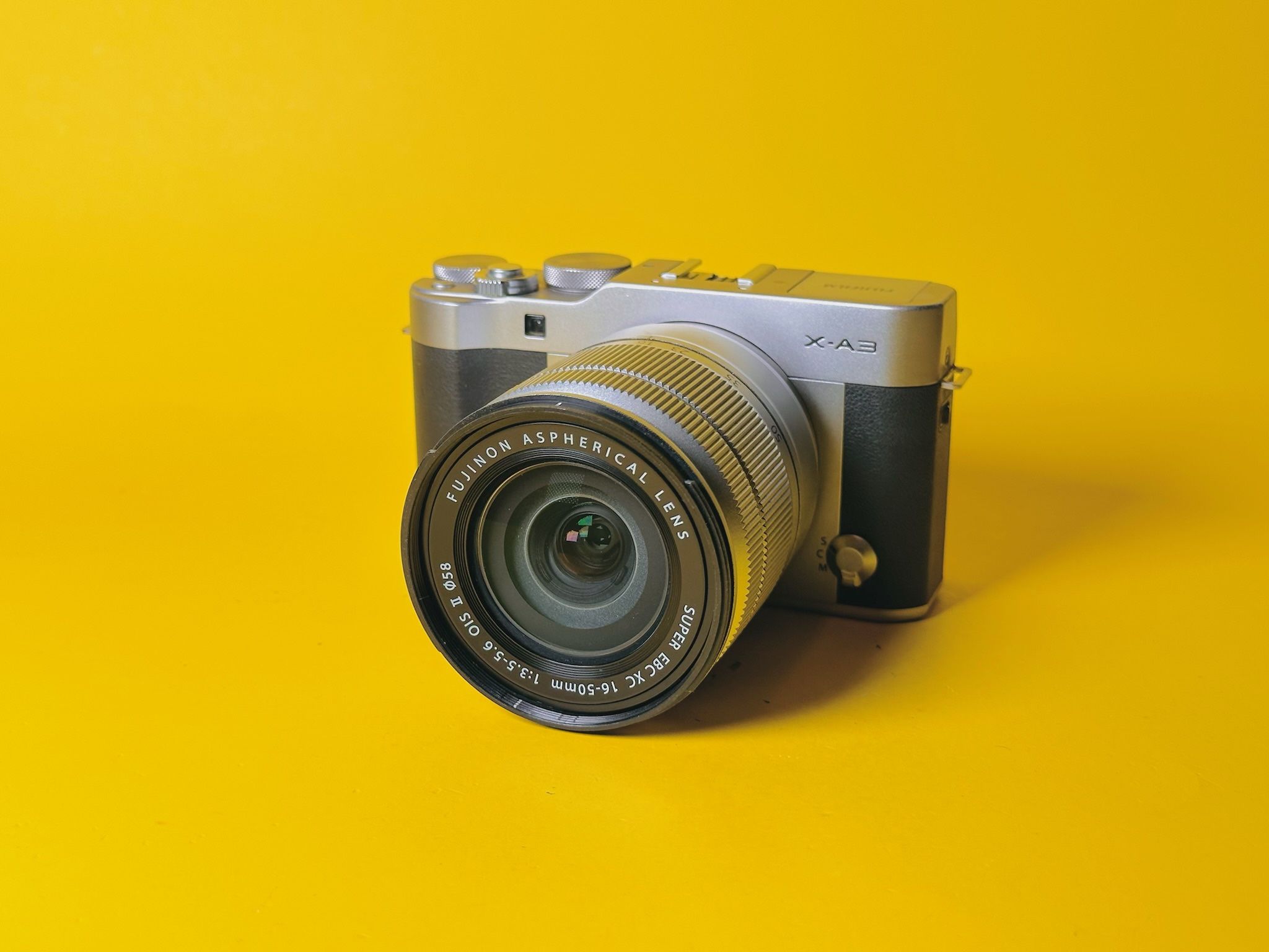 Fujifilm X-A3 w/ Kit lens