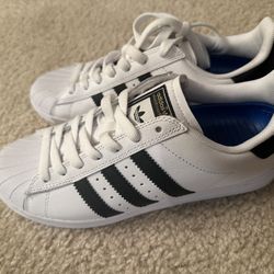 Brand New Adidas  Men’s Size 5, Women’s Size 6