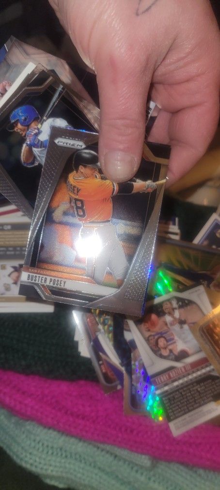 Tons Of Freat Basket Ball And Football Cards