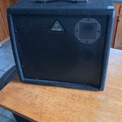 Behringer Amp