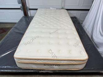 Saatva Classic Luxury Firm Twin XL Mattress - LIKE NEW! Delivery Available
