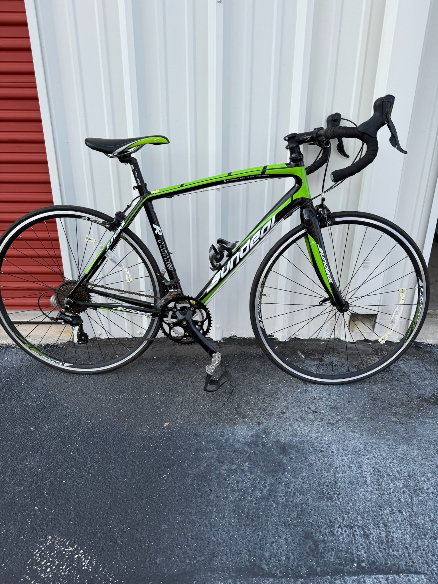 sundeal road bike, 50 cm new condition