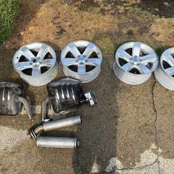 Dodge Challenger 2011 Stock Rims And Exhaust Pipes