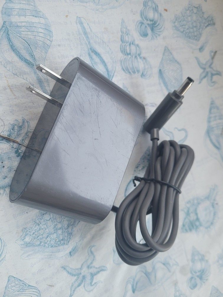 DYSON VACUUM CHARGER