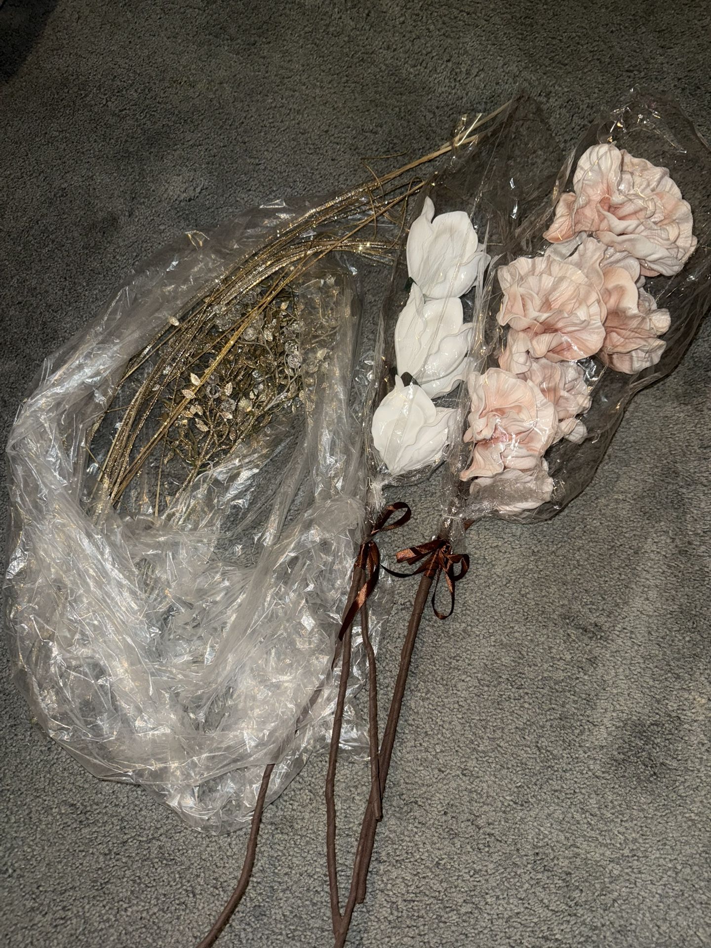 Brand New Beautiful Foam Faux Floral Set + Gold Streamers & Crystal Fillers