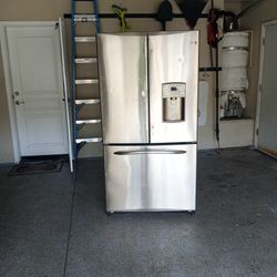 Strangles Steel Refrigerator 