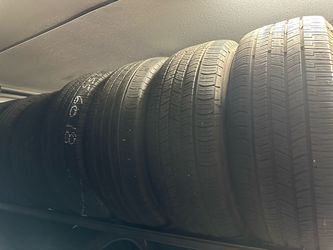 SET OF TIRE 255 60 18 GOODYEAR 85% LIFE