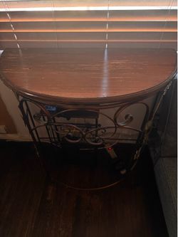 Wrought Iron Accent Furniture/Plant Stand