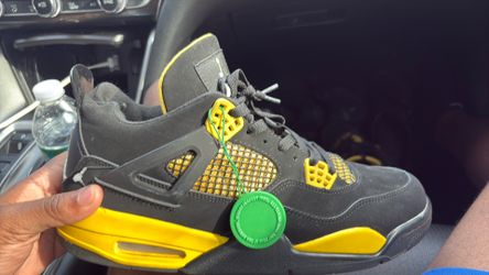 Air Jordan 4s Yellow thunders