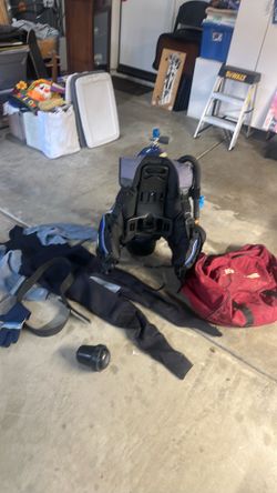 Scuba diving gear