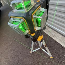 DEWALT 3 PLANE LASER & TRIPOD