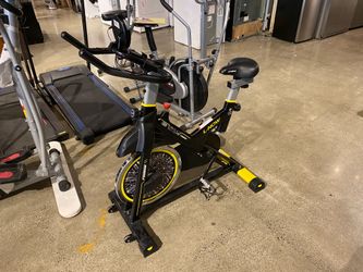 POOBOO L-Now Upright Exercise Bike