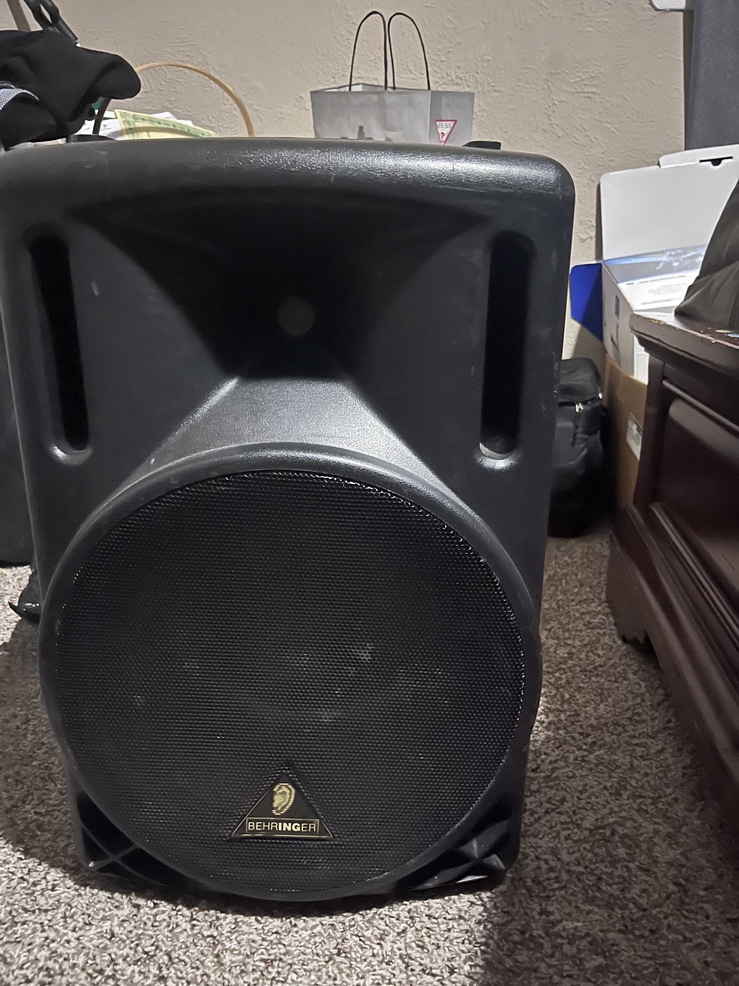behringer speaker