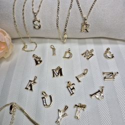 Initial Charm With Chain 25$ 14K Gold Laminated Hypoallergenic Waterproof Non Tarnish Exelent Quality 