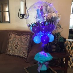 Light up frozen balloon