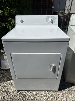 GE Electric Dryer In Excellent Condition🐝