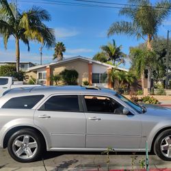 2005 Dodge Magnum All-wheel Drive 3.5 High Output V6 All Original And Very Nice And Clean