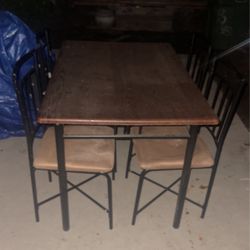 Kitchen Table With All Chairs 