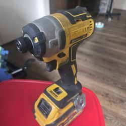 Dewalt Drill 20V MAX With Battery