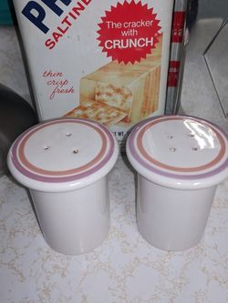 Vintage Salt Pepper Shakers