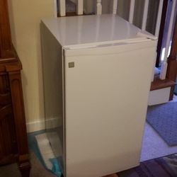 Dorm Refrigerator 