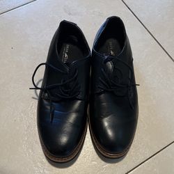 Boy Shoes Size 5.5