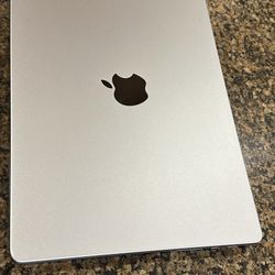Apple macbook pro 14 inch like new 512 ssd 16 gb ram 