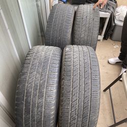 Tires 275 60 / R20