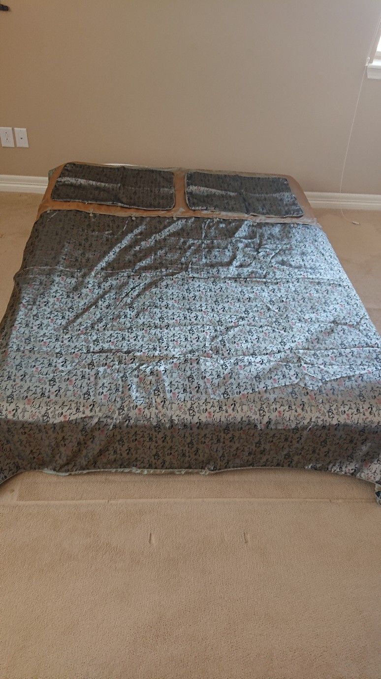 Hardly used! Chine Silk Duvet cover+bedskirt+2 pillow shams for queensize