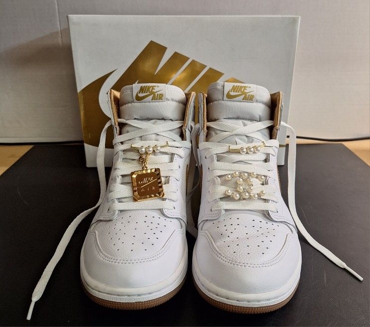 JORDAN 1 RETRO HI-OG GOLD SIZE 9.5