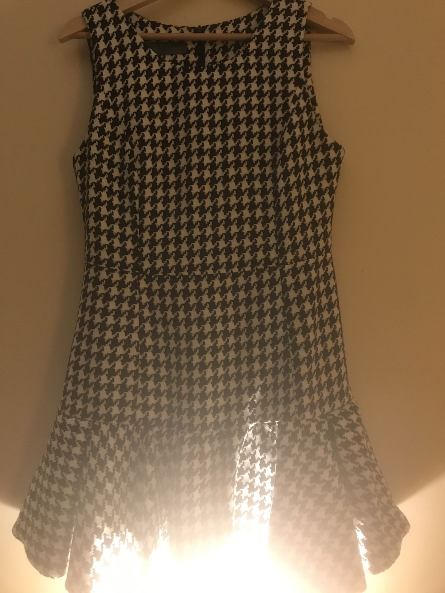 Woman dress black and white Size:L