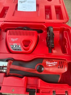 Milwaukee 12 v pro press