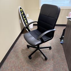 Executive Chair - MUST GO BY 3/1