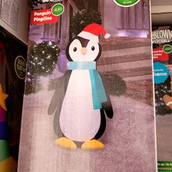 New!! Inflatable Christmas Lawn Ornament  - Penguin